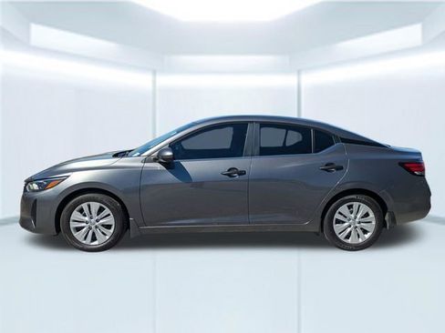 Used 2025 Nissan Sentra S image 12