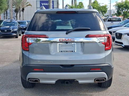 Used 2023 GMC Acadia SLT FWD image 4