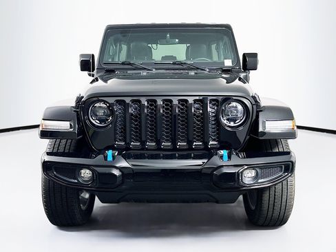 Used 2023 Jeep Wrangler Unlimited Sahara image 2