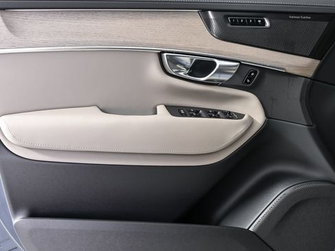 Certified 2026 Volvo XC90 B6 Plus w/ Protection Package Premier AWD/4WD image 8