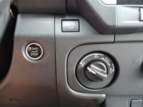 Certified 2025 Nissan Frontier SV AWD/4WD image 24