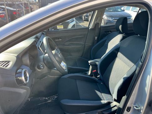 Used 2025 Nissan Versa SV image 35