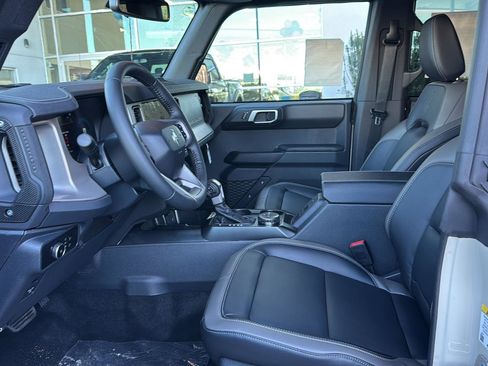 New 2025 Ford Bronco Outer Banks AWD/4WD image 11