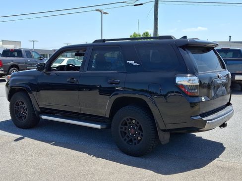 Used 2019 Toyota 4Runner TRD Off-Road Premium AWD/4WD image 4