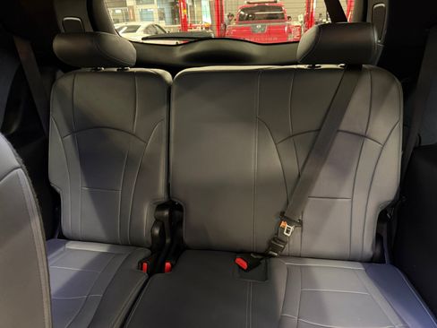 Used 2024 Buick Enclave Premium AWD/4WD image 24