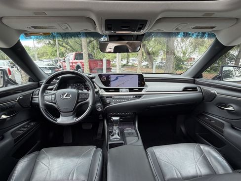 Used 2019 Lexus ES 350 Ultra Luxury w/ Accessory Package 2 FWD image 35