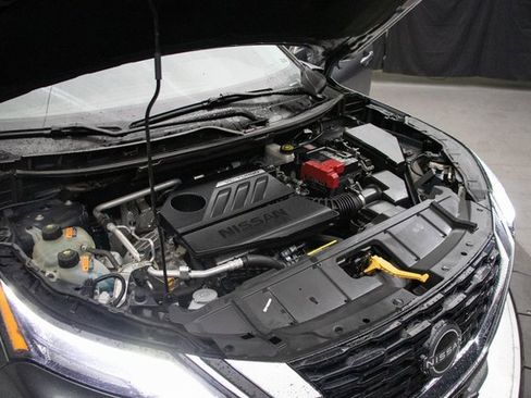 Used 2023 Nissan Rogue SV image 30