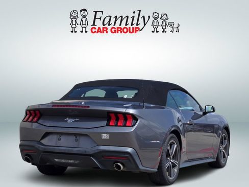 Used 2024 Ford Mustang Convertible RWD image 4
