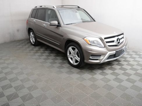 Used 2014 Mercedes-Benz GLK 250 BlueTEC 4MATIC image 3