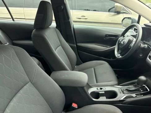 Used 2025 Toyota Corolla LE FWD image 6