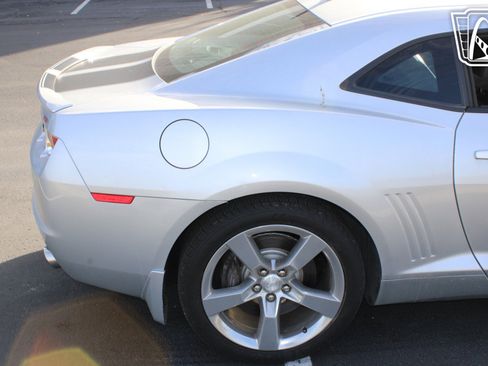 Used 2010 Chevrolet Camaro SS w/ RS Package image 30