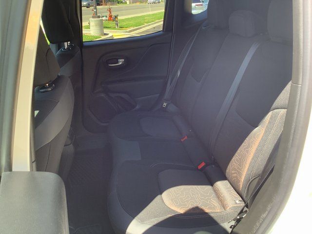 Used 2023 Jeep Renegade Latitude AWD/4WD image 22