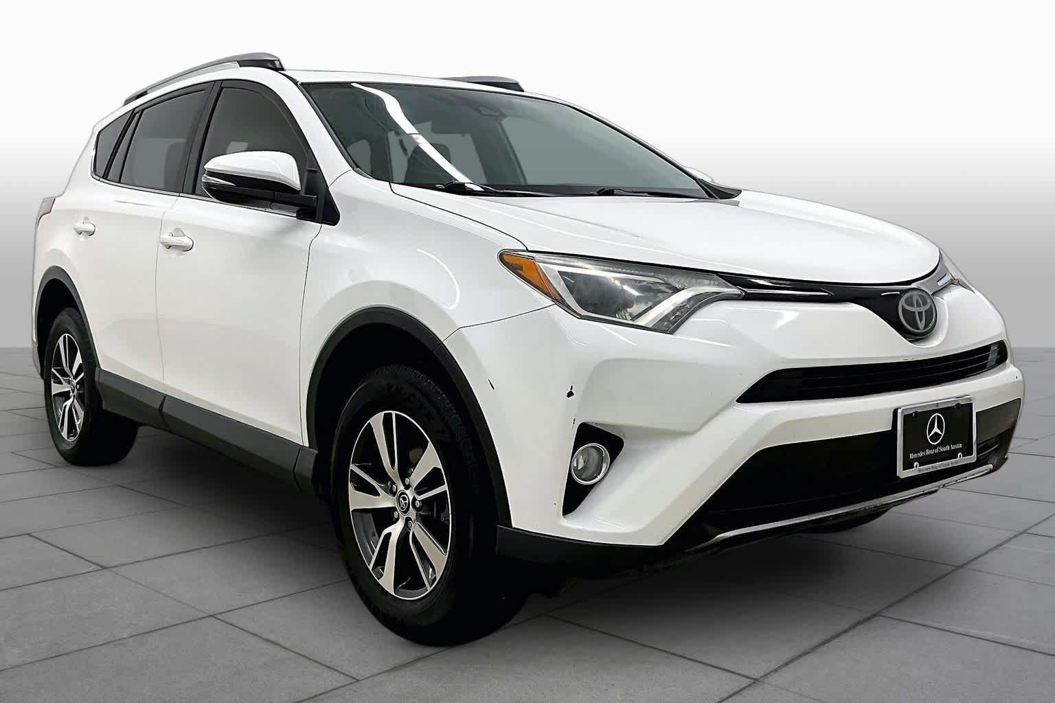 Used 2018 Toyota RAV4 XLE w/ Plus Extra Value Package FWD image 3