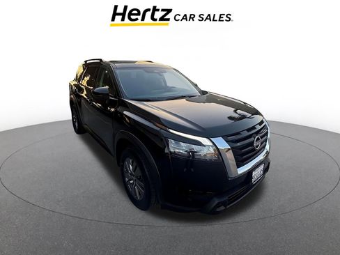Used 2025 Nissan Pathfinder SV image 1