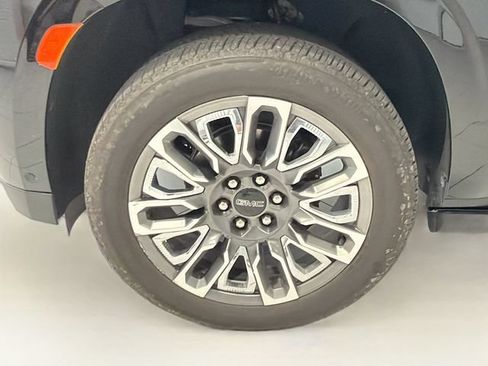 Used 2023 GMC Yukon Denali Ultimate AWD/4WD image 31
