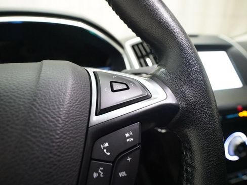 Used 2020 Ford Edge Titanium w/ Equipment Group 301A AWD/4WD image 19