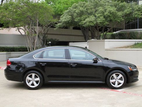 Used 2012 Volkswagen Passat TDI SE image 3