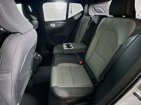 Used 2025 Volvo XC40 B5 Core image 28