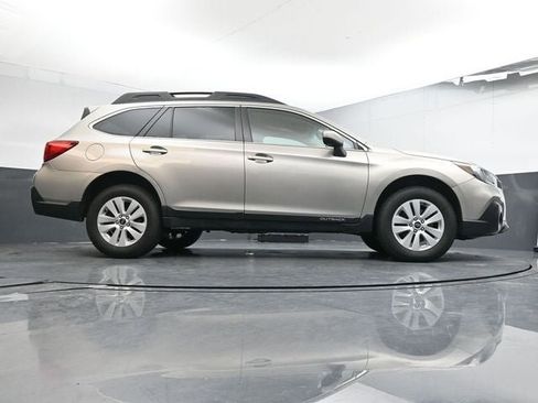 Used 2019 Subaru Outback 2.5i Premium image 34