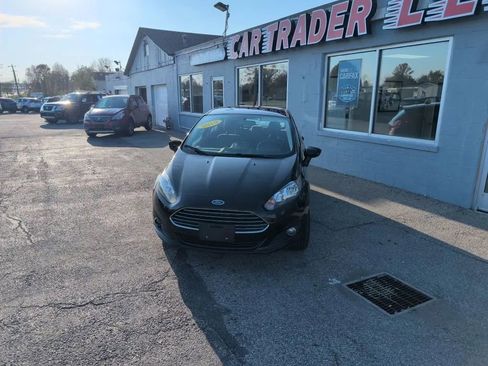Used 2019 Ford Fiesta SE w/ Equipment Group 201A FWD image 2