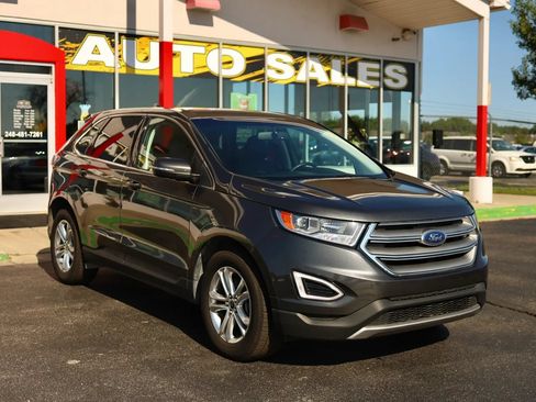 Used 2018 Ford Edge SEL w/ Equipment Group 201A AWD/4WD image 3