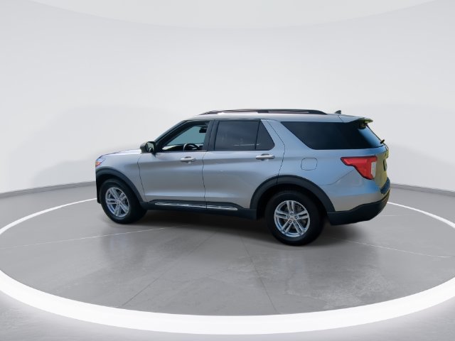 Used 2022 Ford Explorer XLT w/ Equipment Group 202A RWD image 6