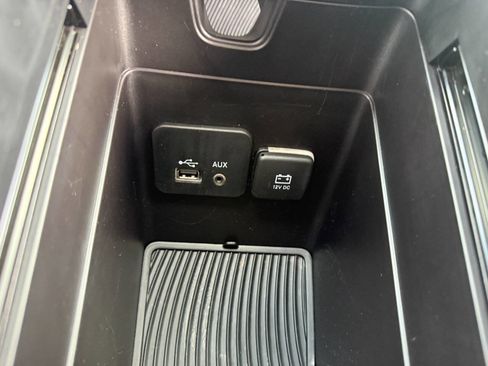 Used 2015 Chrysler 200 Limited w/ Convenience Group image 20