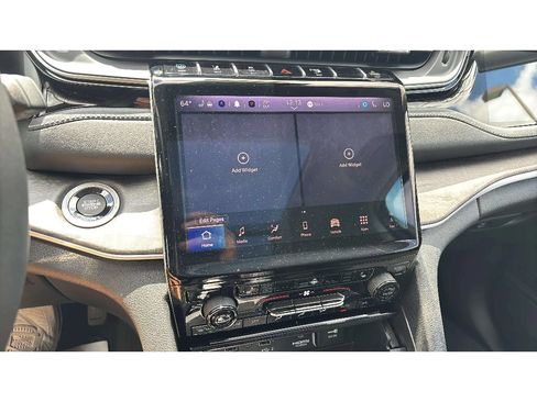 Used 2024 Jeep Grand Cherokee Limited 4xe w/ Trailer Tow Package AWD/4WD image 16