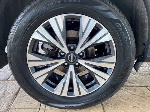 Certified 2023 Nissan Rogue SV w/ SV Premium B Package AWD/4WD image 12