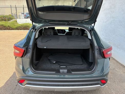 Used 2025 Chevrolet Trax LT image 30