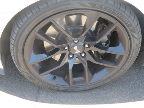 Used 2010 Ford Mustang Shelby GT500 RWD image 16
