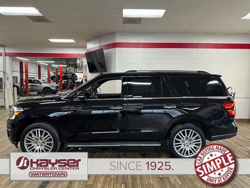 Used 2022 Ford Expedition Limited image 2