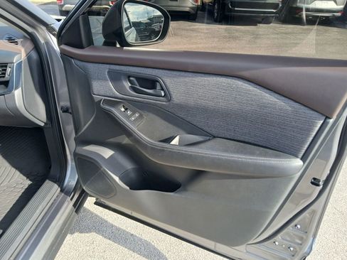 Used 2021 Nissan Rogue S image 16