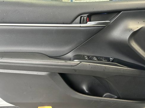 Used 2020 Toyota Camry XLE image 22