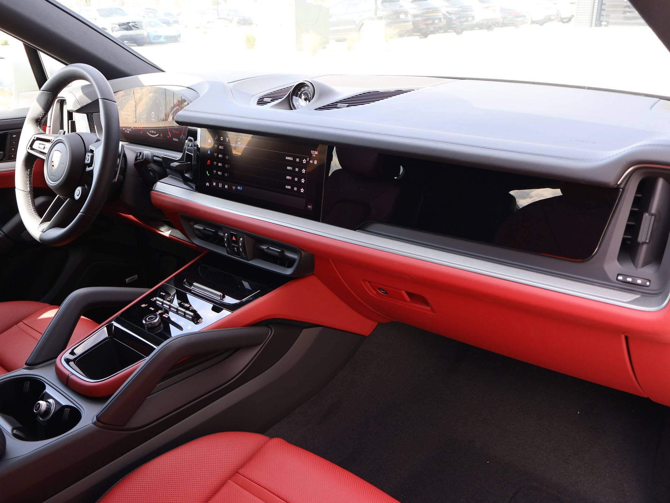 New 2026 Porsche Cayenne Coupe AWD/4WD image 28