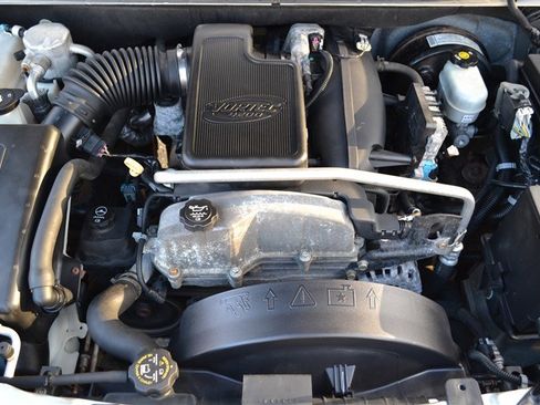 Used 2007 GMC Envoy SLE image 32