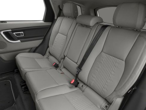 Used 2018 Land Rover Discovery Sport SE image 14