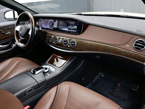Used 2015 Mercedes-Benz S 550 Sedan image 18