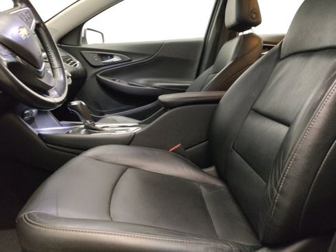Used 2018 Chevrolet Malibu LT w/ Leather Package FWD image 17