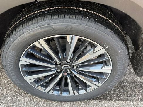 New 2026 Nissan Pathfinder Platinum image 13