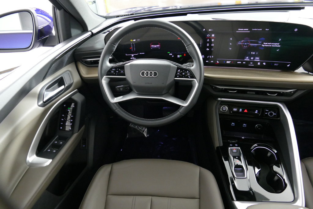 Certified 2025 Audi Q5 Premium AWD/4WD image 25