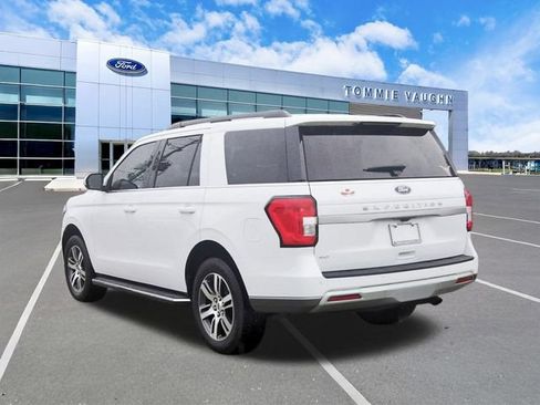Used 2023 Ford Expedition XLT RWD image 2