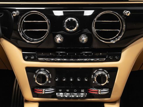 Used 2022 Rolls-Royce Ghost image 35