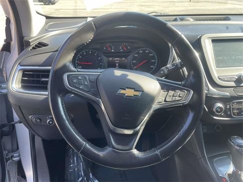 Used 2018 Chevrolet Equinox LT image 14