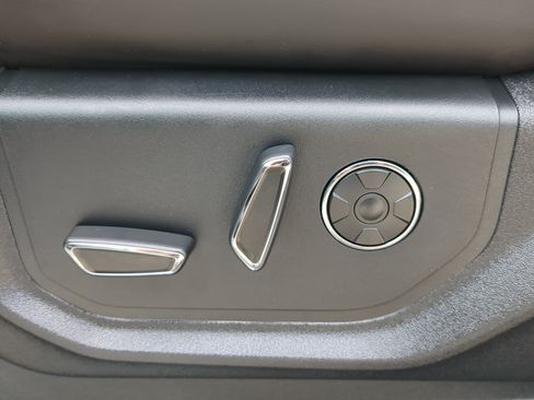 Certified 2019 Ford F150 Platinum w/ Equipment Group 701A Luxury AWD/4WD image 30