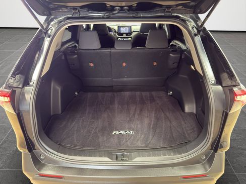 Used 2019 Toyota RAV4 XLE image 24