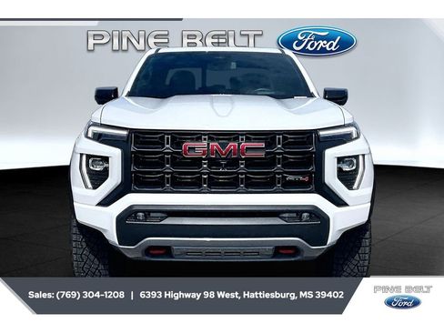 Used 2023 GMC Canyon AT4 w/ AT4 Premium Package AWD/4WD image 3