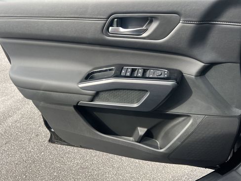 New 2026 Nissan Pathfinder SL FWD image 12