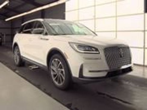Used 2023 Lincoln Corsair AWD w/ Equipment Group 101A image 2
