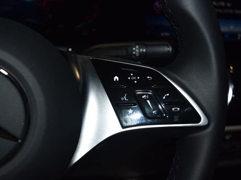 Certified 2025 Mercedes-Benz GLA 250 4MATIC image 10